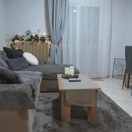 公寓 Heleni's Aridaía